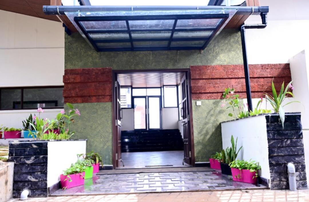 מדיקרי Coorg Vismaya Resort מראה חיצוני תמונה