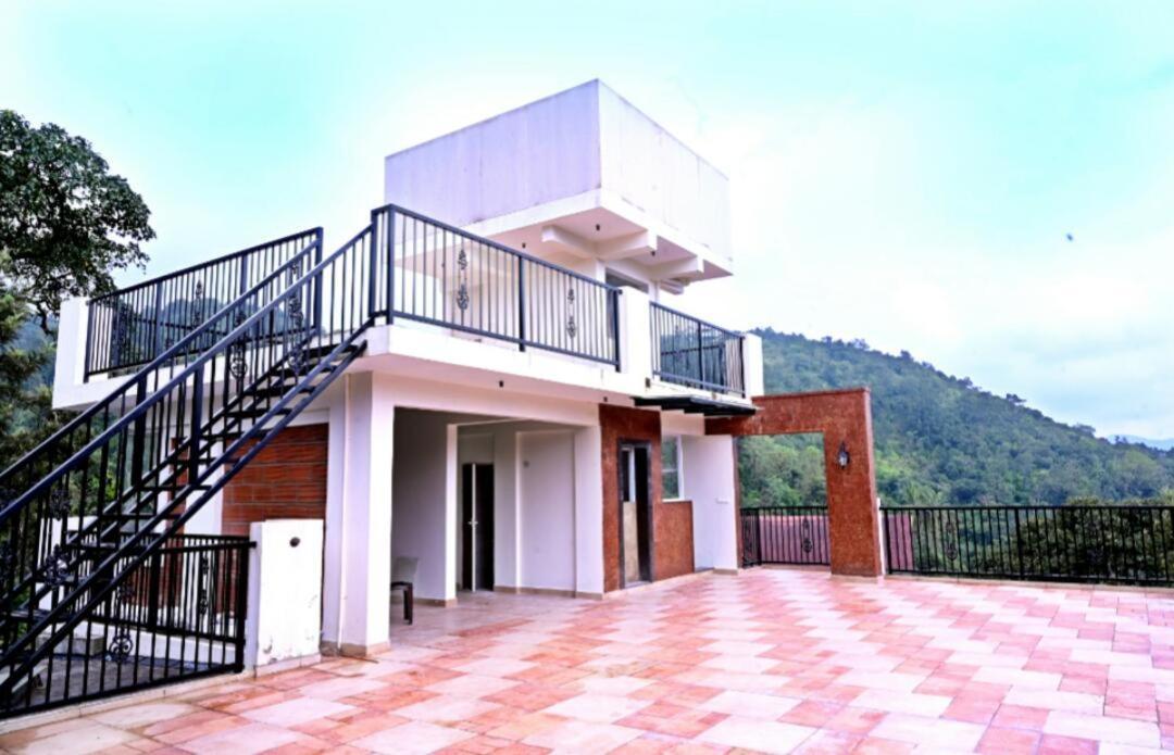 מדיקרי Coorg Vismaya Resort מראה חיצוני תמונה