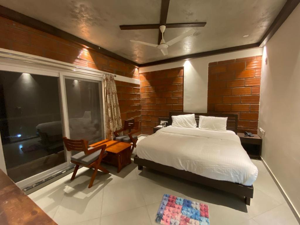 מדיקרי Coorg Vismaya Resort מראה חיצוני תמונה