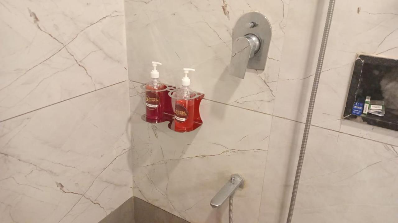 מדיקרי Coorg Vismaya Resort מראה חיצוני תמונה